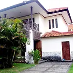 Roby\'S Villa Mga Mambruk