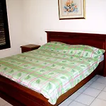 Roby\'S Villa Mga Mambruk